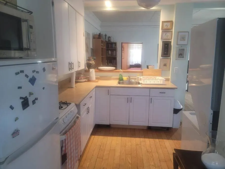 Unique Spacious Little Italy 1 Bed Apt Τορόντο Καναδάς